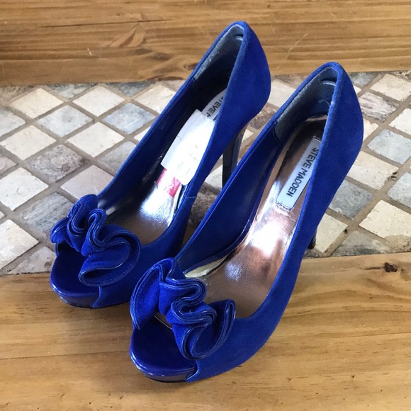 Steve Madden Shoes - 3 for $10 Steve Madden💙Reegale ruffle pump blue